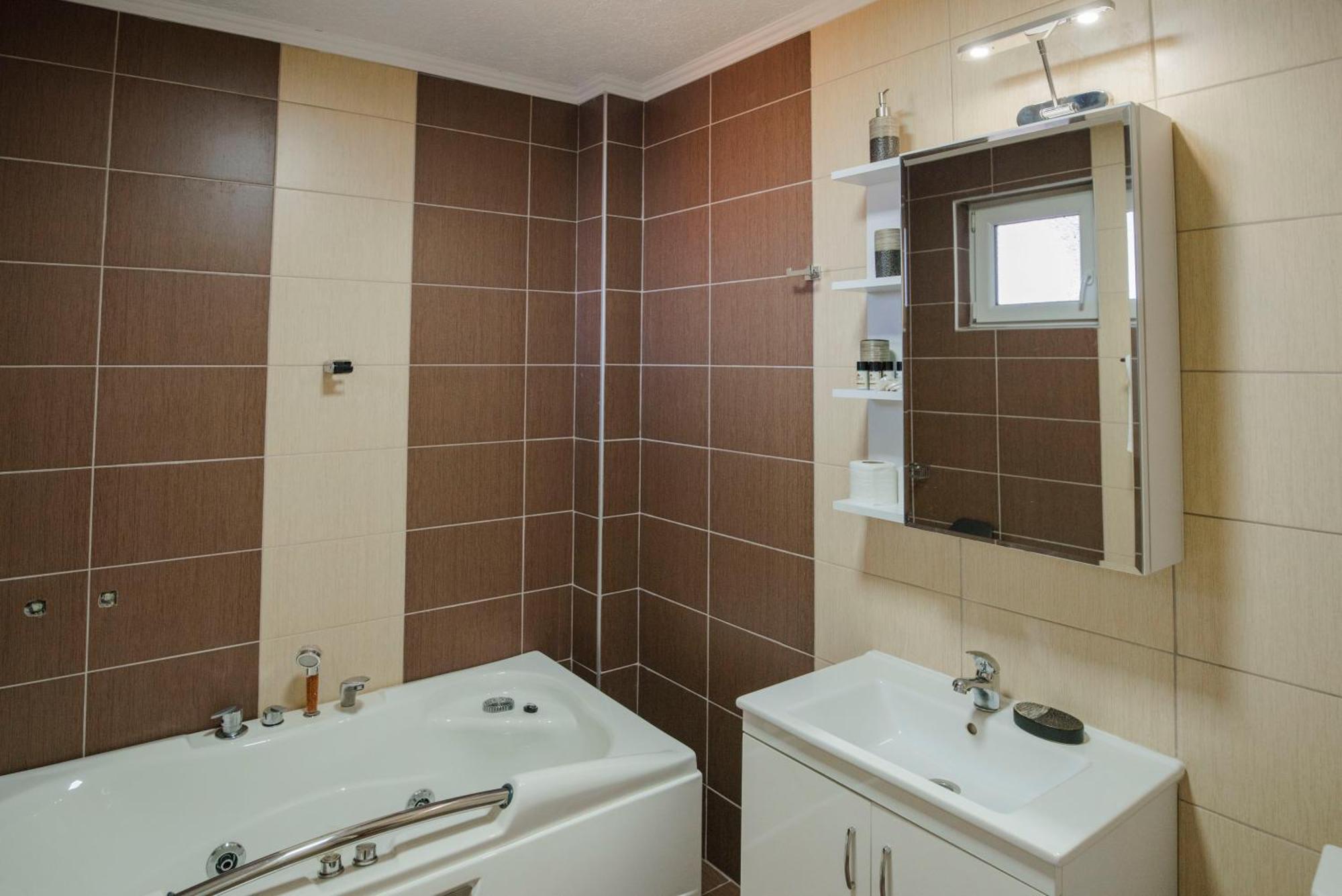 ביטולה Hotel Kiko מראה חיצוני תמונה